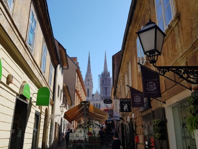 Zagreb: City Walking Tour W/ Funicular Ride and WW2 Tunnels - Customer Feedback