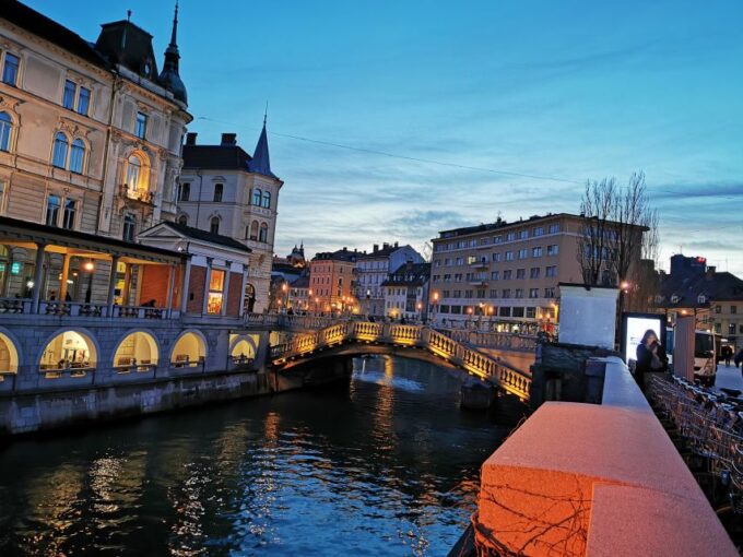 Zagreb: Day Trip Postojna Cave, Predjama Castle, & Ljubljana - Discover Predjama Castle