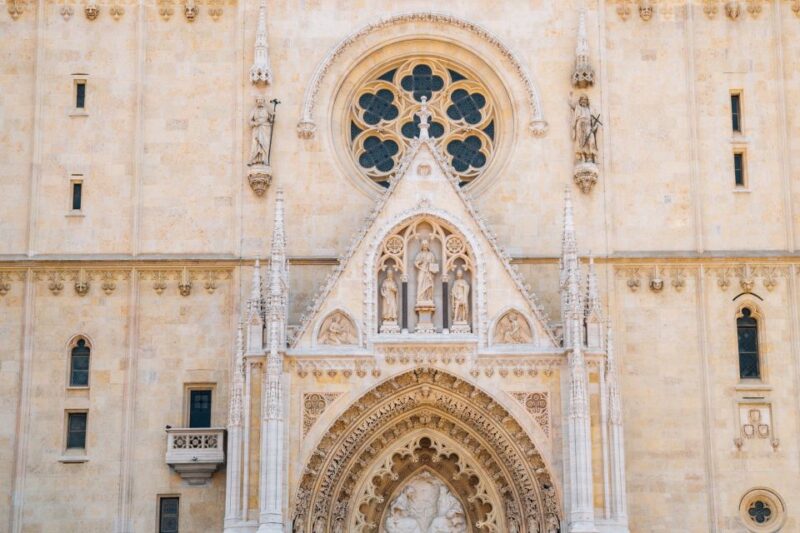 Zagreb: First Discovery Walk and Reading Walking Tour - Included Features