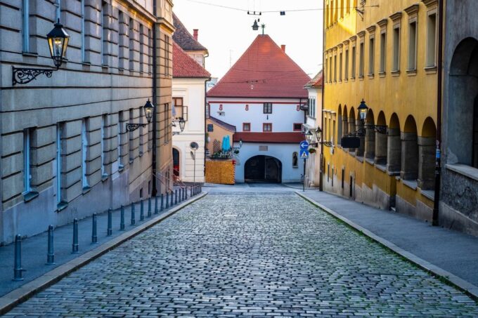 Zagreb: First Discovery Walk and Reading Walking Tour - Exploring Zagrebs Hidden Gems