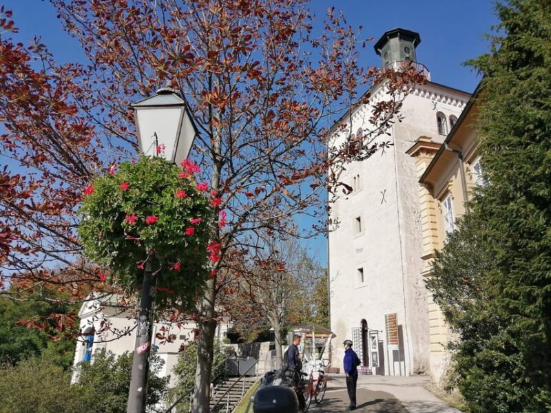 Zagreb: Group Walking Tour of Zagreb (Funicular Included) - Explore Hidden Gems