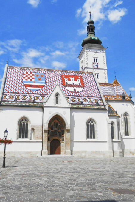 Zagreb: Group Walking Tour of Zagreb (Funicular Included) - Personalized Group Experience