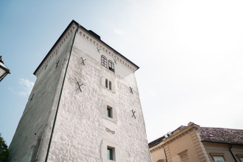 Zagreb: Guided City Tour With Funicular Ride & WWII Tunnels - Itinerary Highlights