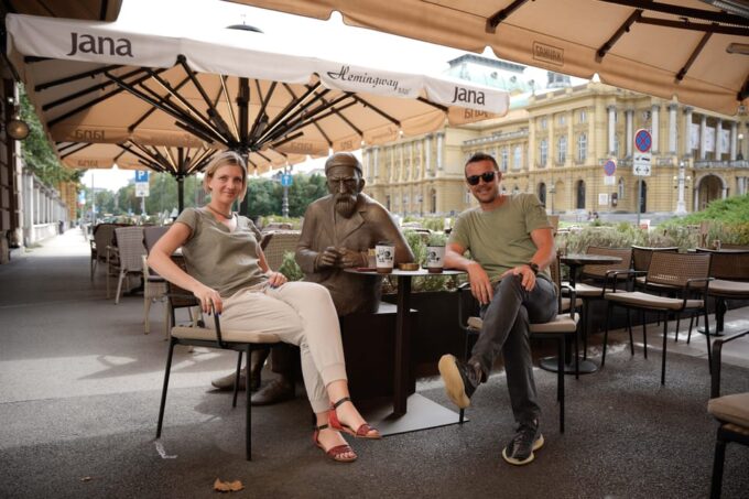 Zagreb: Most Instagrammable Photo Spots Guided Tour - Language and Guided Tour