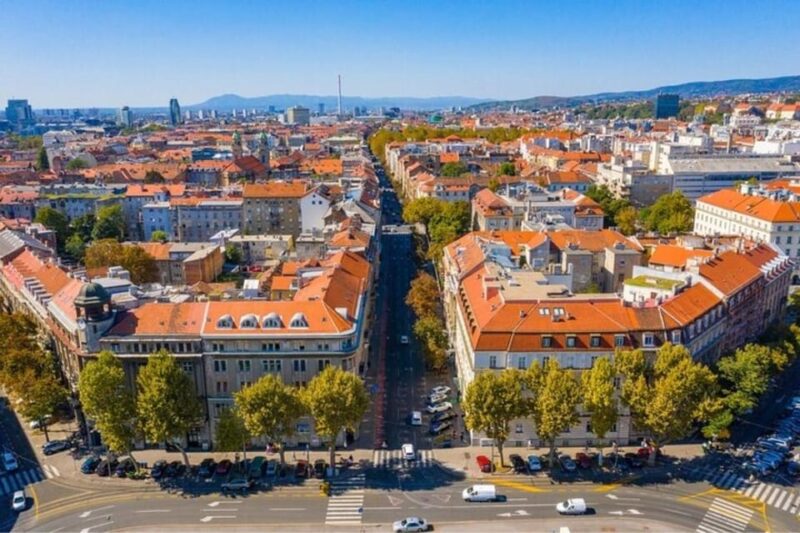 Zagreb : Must-See Attractions Walking Tour With A Guide - Experience and Customization