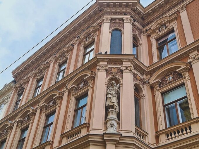 Zagreb: Secrets & Stories With an Art Historian - Dolac Markets Local Life