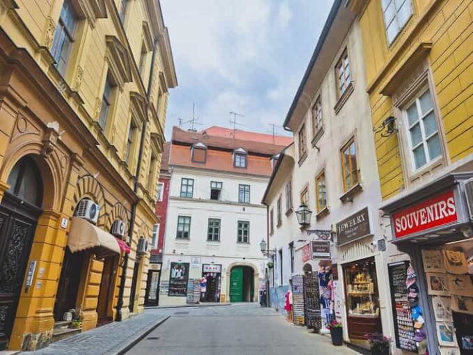 Zagreb: Secrets & Stories With an Art Historian - Frequently Asked Questions