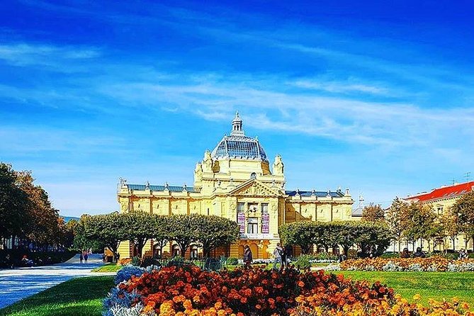 Zagreb Walking Tour With Food Tasting - Key Points