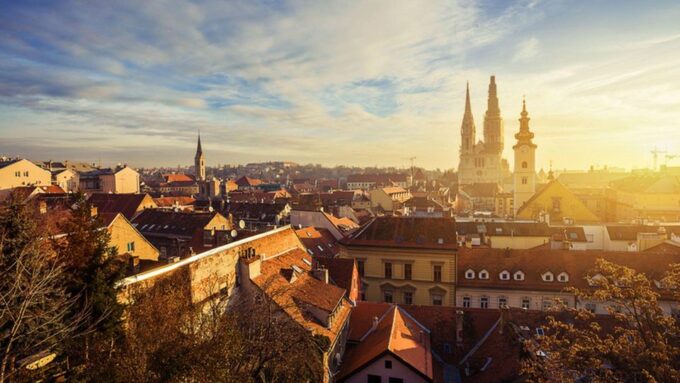 Zagrebs Old Town: Walking In-App Audio Tour(ENG) - Discovering Croatian History
