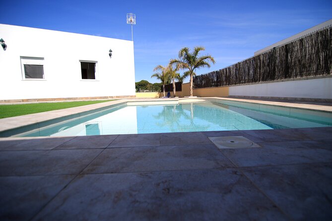 Zahara Surf International School School - Instructor Expertise and Qualifications