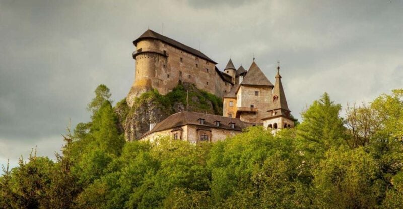 Zakopane: Oravsky Castle & Orava Village Tour - Orava Village Museum Visit