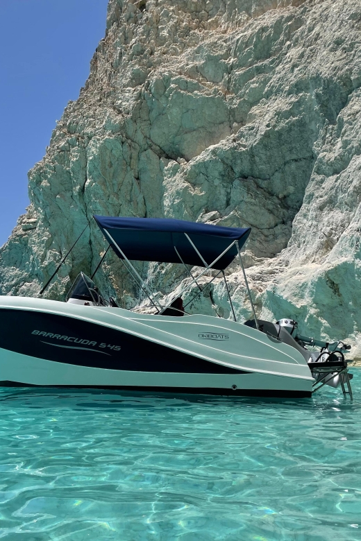 Zakynthos : Private Boat Cruise to Shipwreck and Blue Caves - Booking