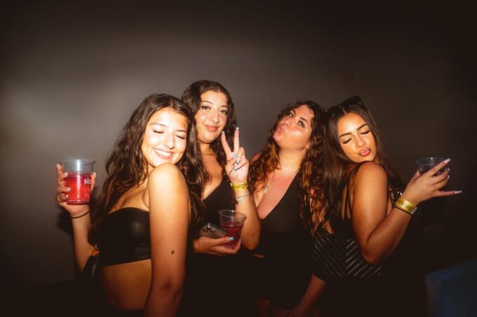 Zante: Agenda Party (All Black Dress Code) at Sizzle Club - Meeting and Access