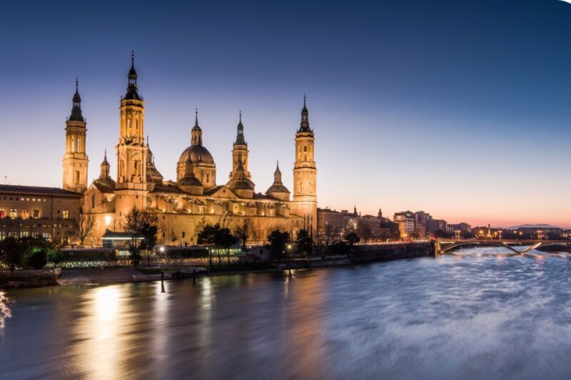Zaragoza: City Exploration Game and Tour - Interactive Features