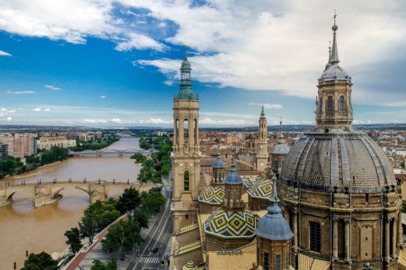 Zaragoza: First Discovery Walk and Reading Walking Tour - Things to Bring