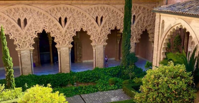 Zaragoza: Guided Visit to the Aljafería Palace in Spanish - Architectural Blends