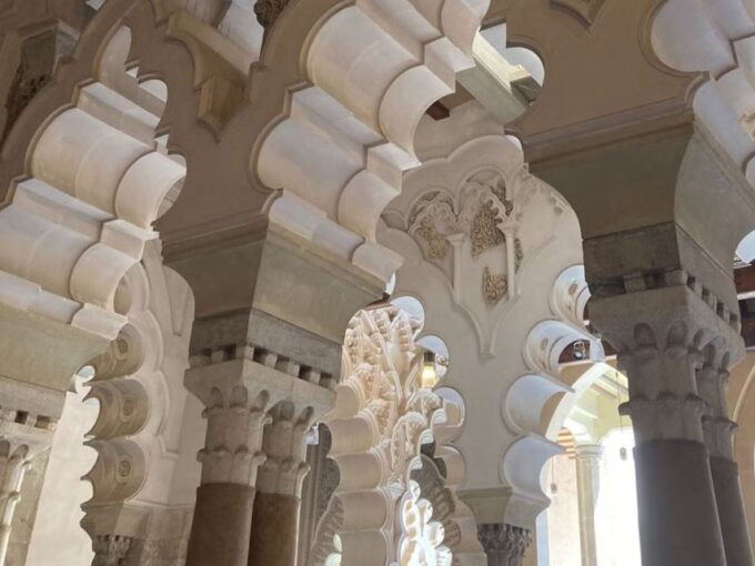 Zaragoza: Guided Visit to the Aljafería Palace in Spanish - Accessibility Information