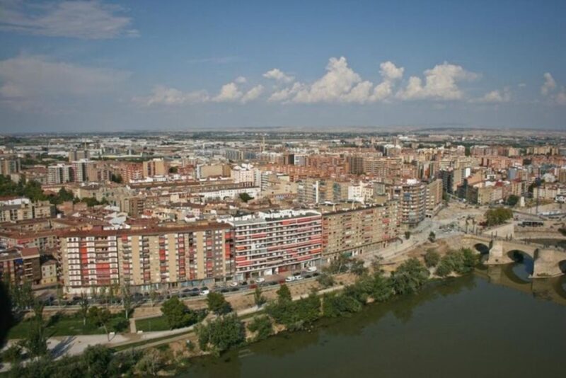 Zaragoza : Private Custom Walking Tour With a Local Guide - Itinerary (Optional Stops)