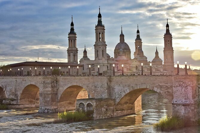 Zaragoza: Private Tour With a Local Guide - Included in the Tour