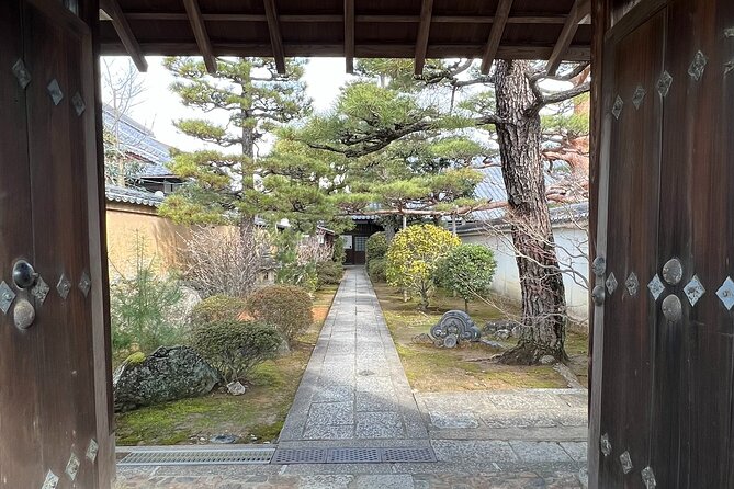 Zen Temple Yoga and Meditation in Kyoto - Discovering the Art of Yoga