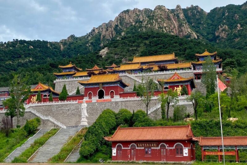 Zhengzhou: Private Tour to Shaolin Temple and Yellow River - Kung Fu Performances by Monks