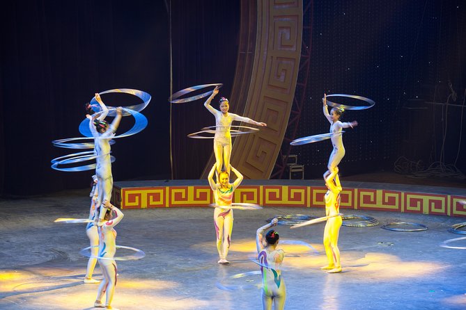 Zhujiajiao Private Day Tour and Shanghai Acrobatic Show - Exploring Zhujiajiao Water Town