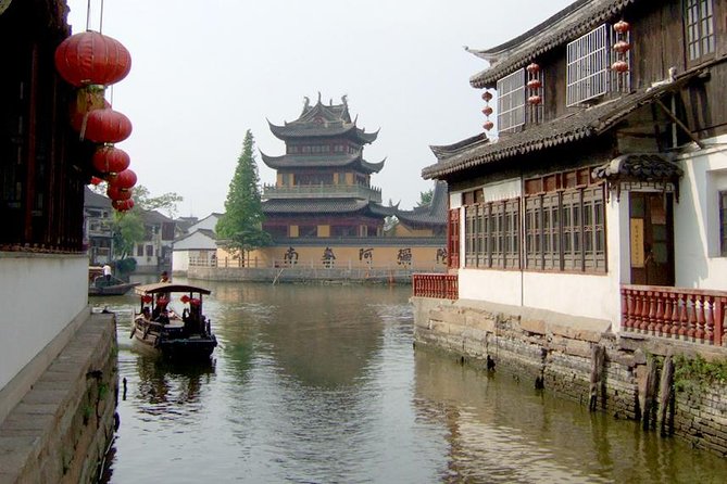 Zhujiajiao Water Village & Seven Treasure Town Day Tour From Shanghai - Local Textiles and Crafts