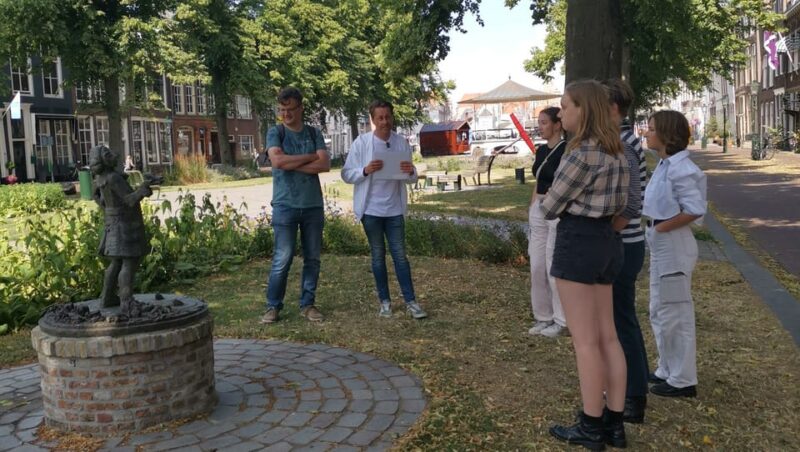 Zierikzee: City Tour With Guide the Legendes Nl/En - Key Points