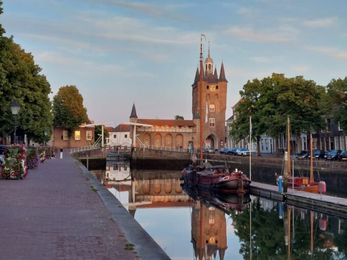 Zierikzee: City Tour With Guide the Legendes Nl/En - Tour Duration and Languages