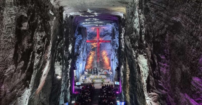 Zipaquirá Culture:Discover the Salt Cathedral & Main Squares - Savoring Local Cuisine