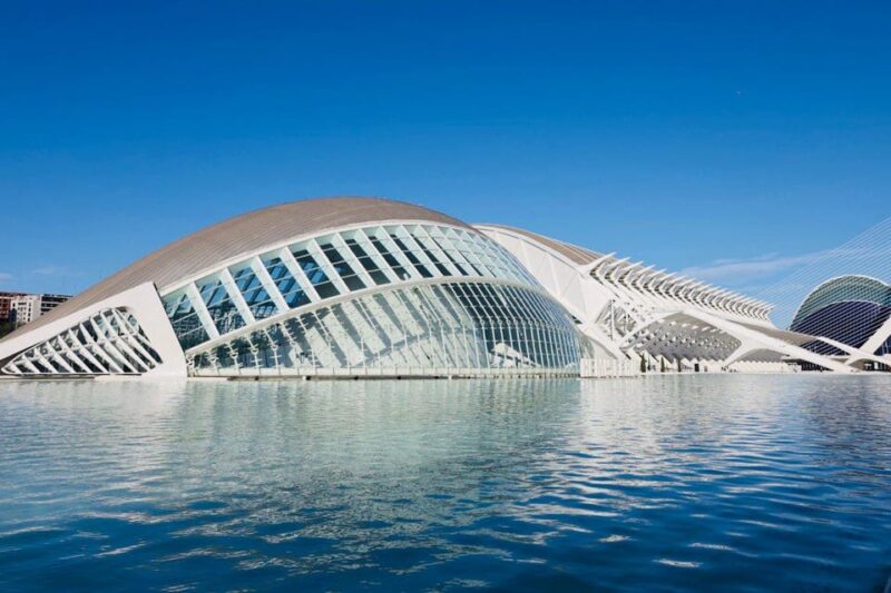 Zoom Through Valencia: Top 25 Hotspots on E-Scooters - Key Points