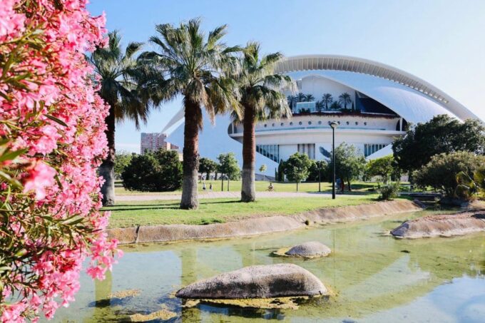 Zoom Through Valencia: Top 25 Hotspots on E-Scooters - Relaxation in Turia Gardens