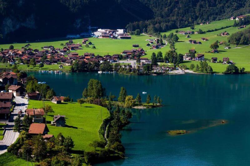 Zug: Express Walk With a Local in 60 Minutes - Discovering Zugs Old Town