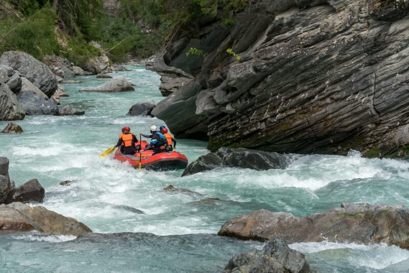 Zuoz: Giarsun Gorge Rafting on the Inn in the Engadin - Meeting Point and Facilities