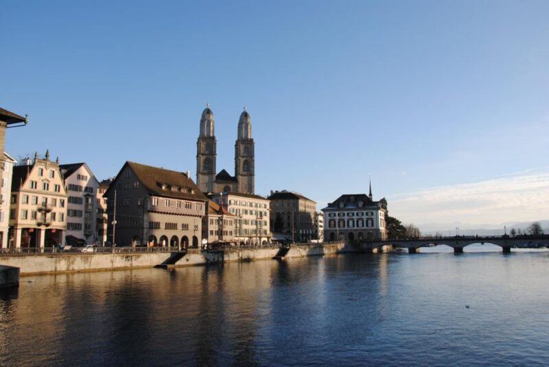 Zurich: 360° City Walk Including Hidden Spots - Key Points