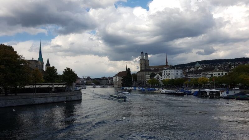 Zurich Charms: Private City Center Walk and Lake Cruise - Peaceful Lindenhof Park