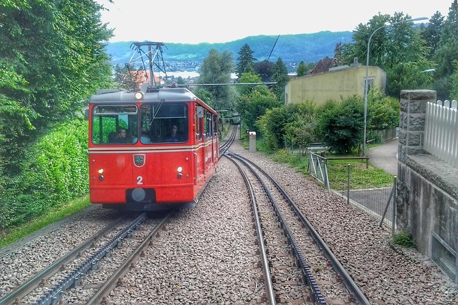 Zürich Charms Unveiled: Private City Center Walk and Lake Cruise - Customizing the Tour to Preferences