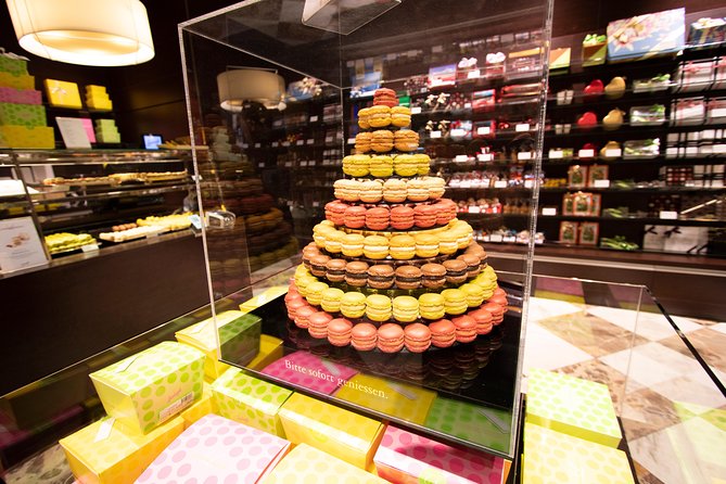Zurich: Chocolate Tasting and Walking Tour With a Local - Experience Highlights