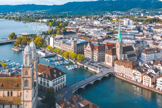 Zurich: First Discovery Walk and Reading Walking Tour - Tour Highlights and Exclusions