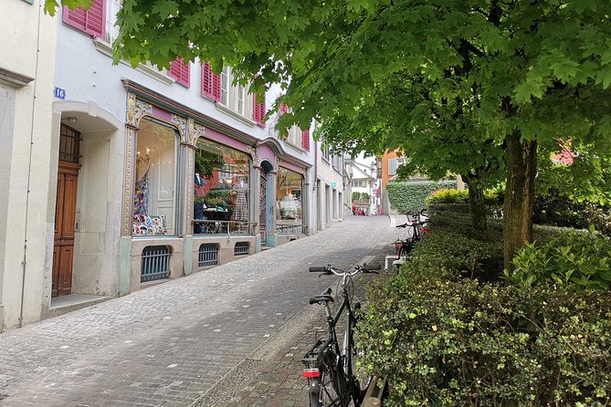 Zurich Historic District Tour - Discovering Hidden Gems