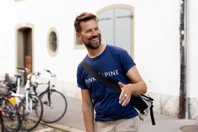 Zurich: LGBTQ City Tour Through Zurich Including Raclette - Visiting a Local Gay Bar