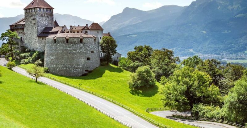 Zurich: Liechtenstein, Austria, Germany, and Swiss Day Trip - Lindau Sightseeing