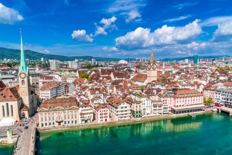 Zurich Old Town Walking Tour: 2-Hours - Visiting Historic Churches