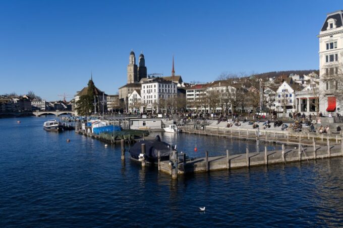 Zurich Old Town Walking Tour: 2-Hours - Wandering Through Neighborhoods