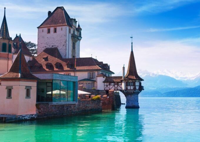 Zurich: Private Car Tour to Swiss Capital, Castles & Lakes - Spiez, Thun, and Oberhofen Castles