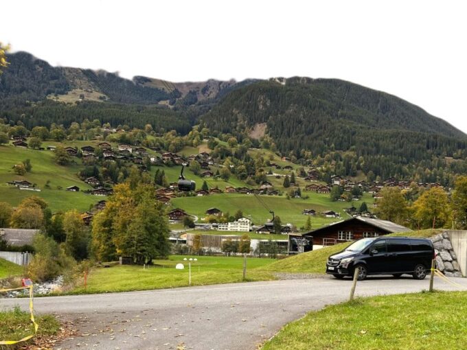 Zurich: Private Car Tour to Swiss Capital, Castles & Lakes - UNESCO World Heritage Bern