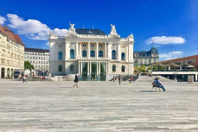 Zurich: Private E-Tuk-Tuk City Tour With Chocolate Fondue - Savor the Swiss Chocolate Fondue