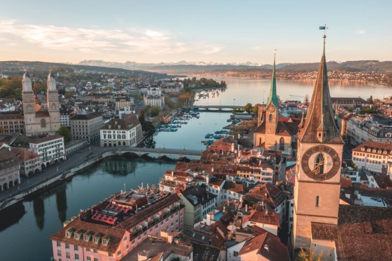 Zurich, Switzerland: Historical Walking Tour in English - Exploring Grossmünster