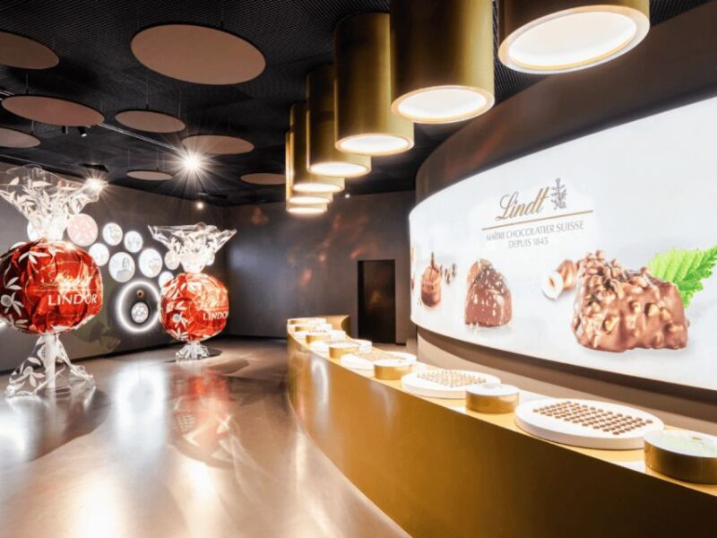Zürich With Cruise and Lindt Home of Chocolate (Private) - Itinerary Highlights